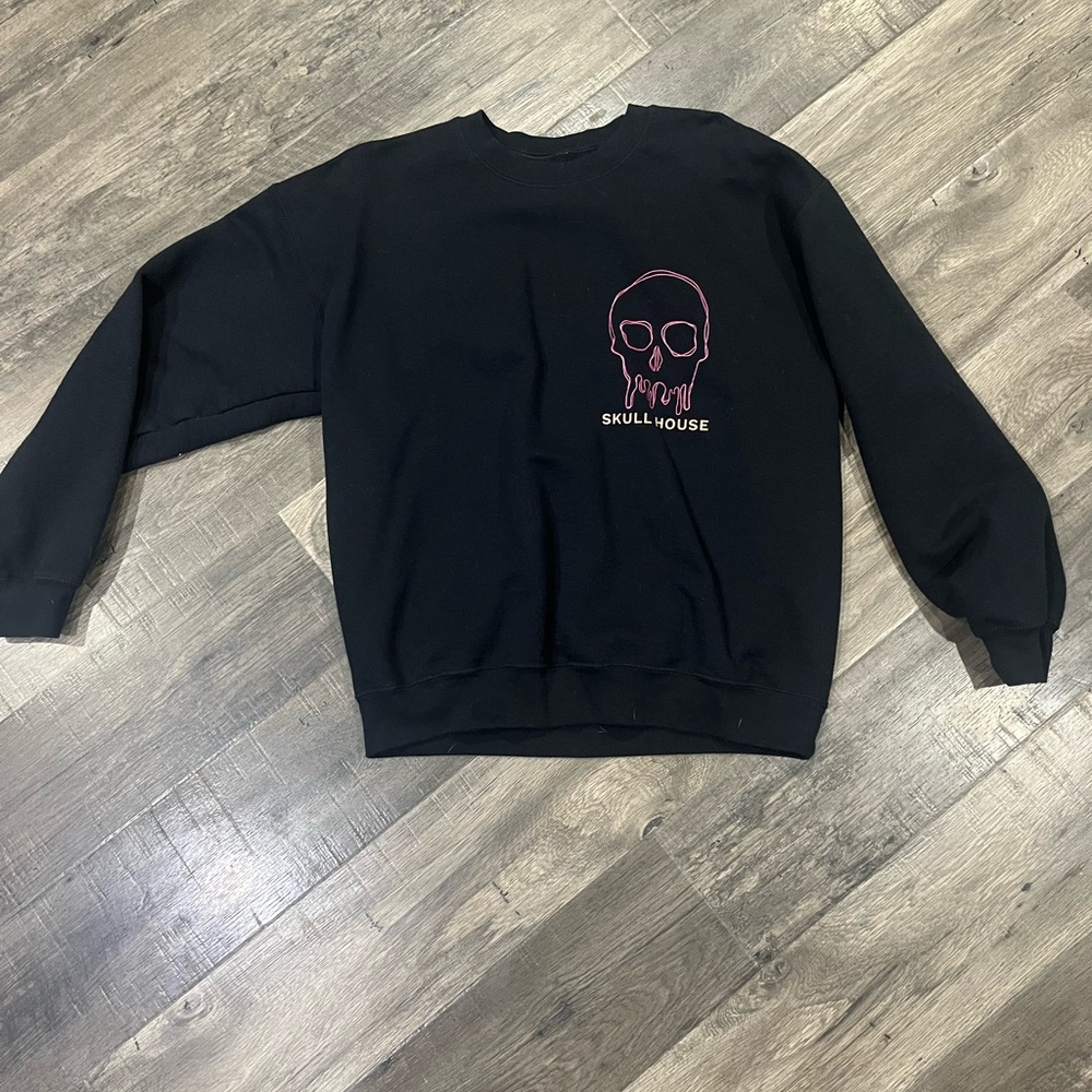 Skull house crewneck
